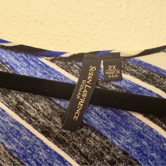 Susan Lawrence Blue and Black Striped V-Neck Blouse - Picture 2 of 2